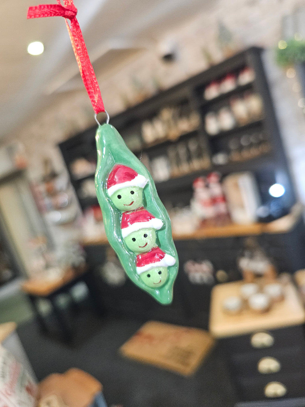 Bauble - peas in a pod