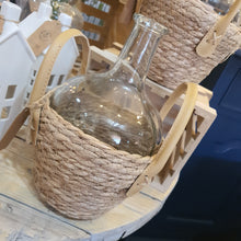 Load image into Gallery viewer, Glass vase in basket
